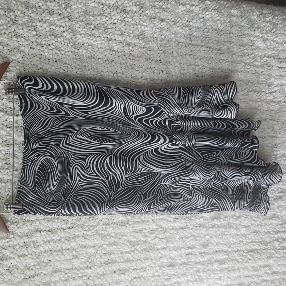 Della Spiga weekend waterfall black and white spiral graphic skirt cottagecore m - Picture 3 of 8